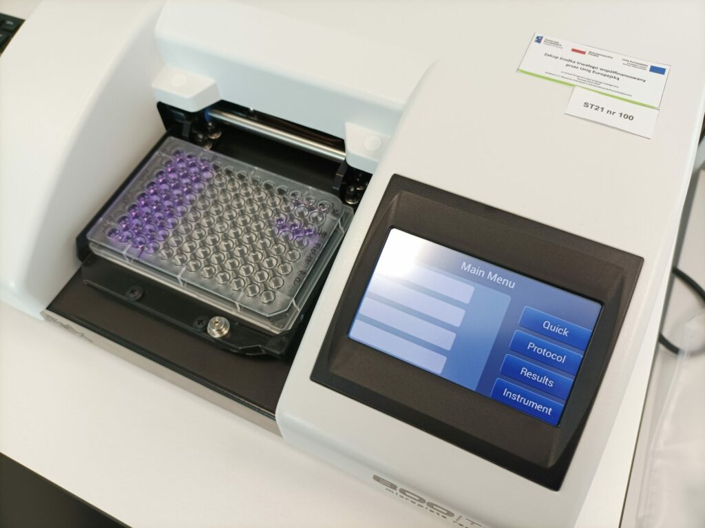 Etap badania biofilmu z użyciem myjki ultradźwiękowej